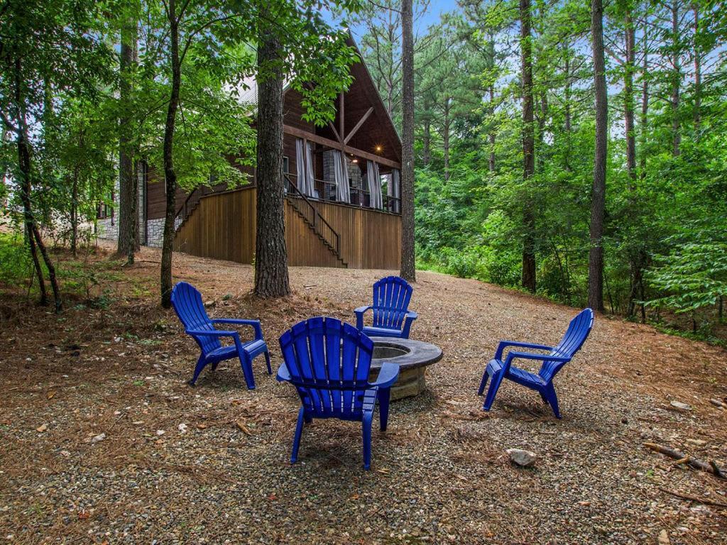 Stunning Luxury Cabin W Hot Tub And Fire Pit Holy Shiplap Is Perfect Romantic Couples Getaway 브로큰보우 외부 사진