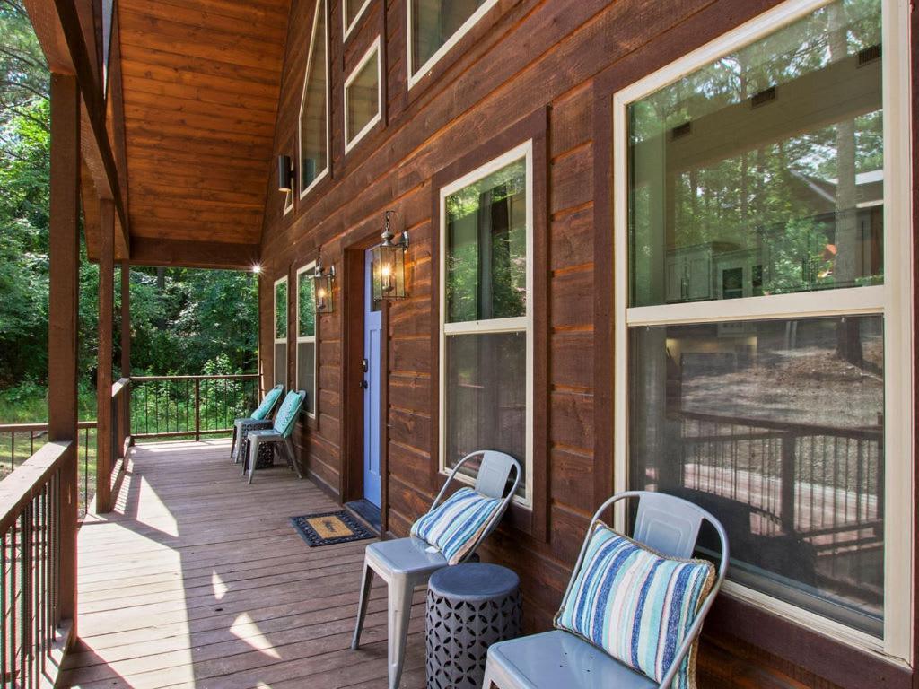 Stunning Luxury Cabin W Hot Tub And Fire Pit Holy Shiplap Is Perfect Romantic Couples Getaway 브로큰보우 외부 사진