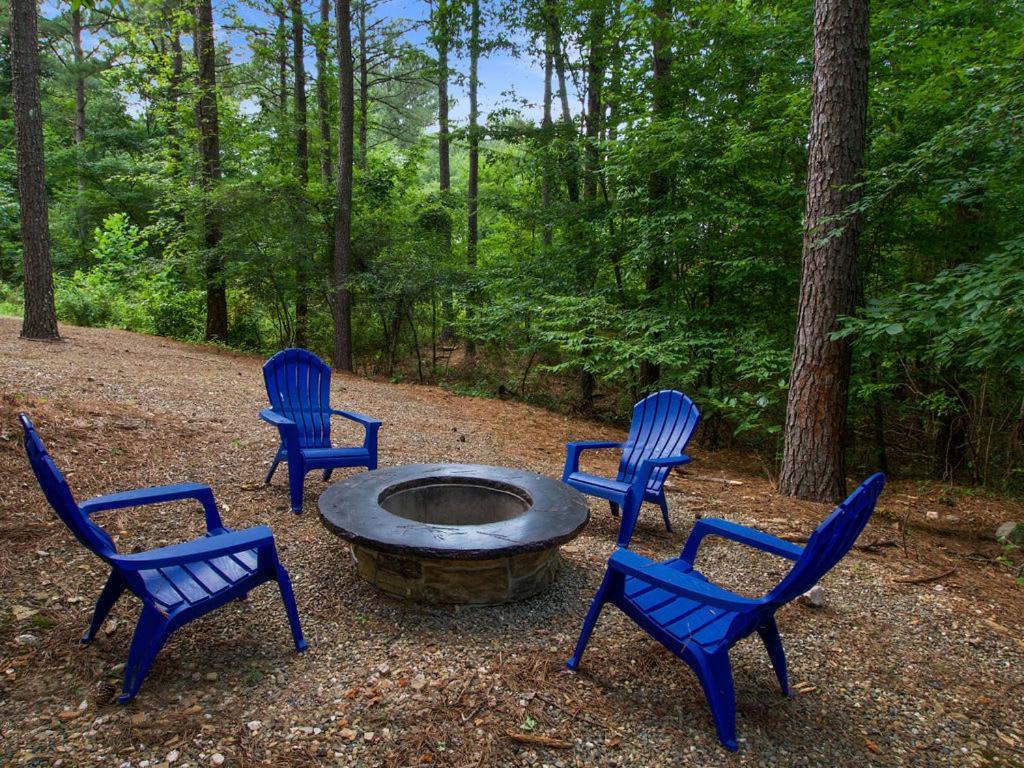 Stunning Luxury Cabin W Hot Tub And Fire Pit Holy Shiplap Is Perfect Romantic Couples Getaway 브로큰보우 외부 사진
